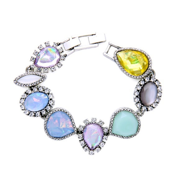 ⬇️$67 Antique  Statement Earrings & Bracelet Set - Picture 4 of 6